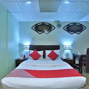 Oyo 261 Remas Hotel